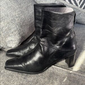 Stuart Weitzman Leather Ankle boots-block heel- square toe-back zipper size 8